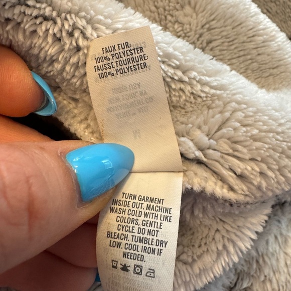 Aerie Fuzzy Sherpa Robe - Picture 7 of 8